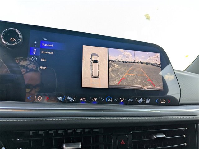 New 2025 Chevrolet Suburban Premier image 27