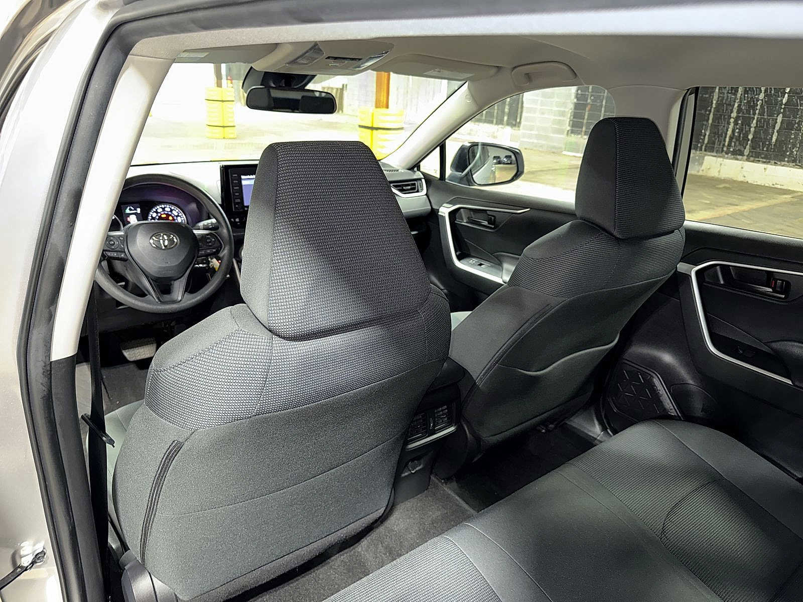 Certified 2022 Toyota RAV4 LE image 26