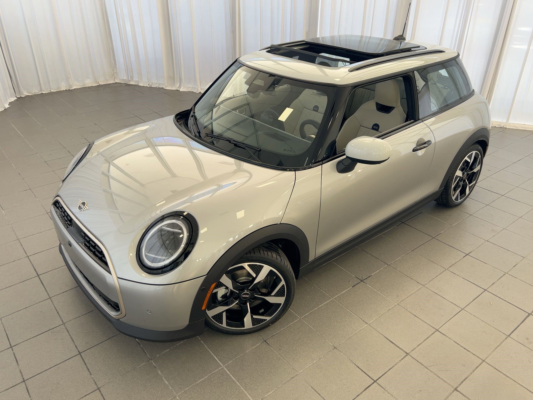 New 2026 MINI Cooper 2-Door Hardtop FWD image 27