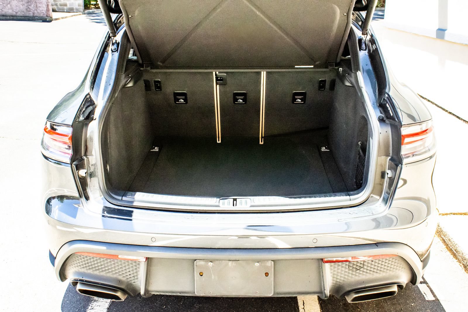 Used 2023 Porsche Macan AWD/4WD image 20