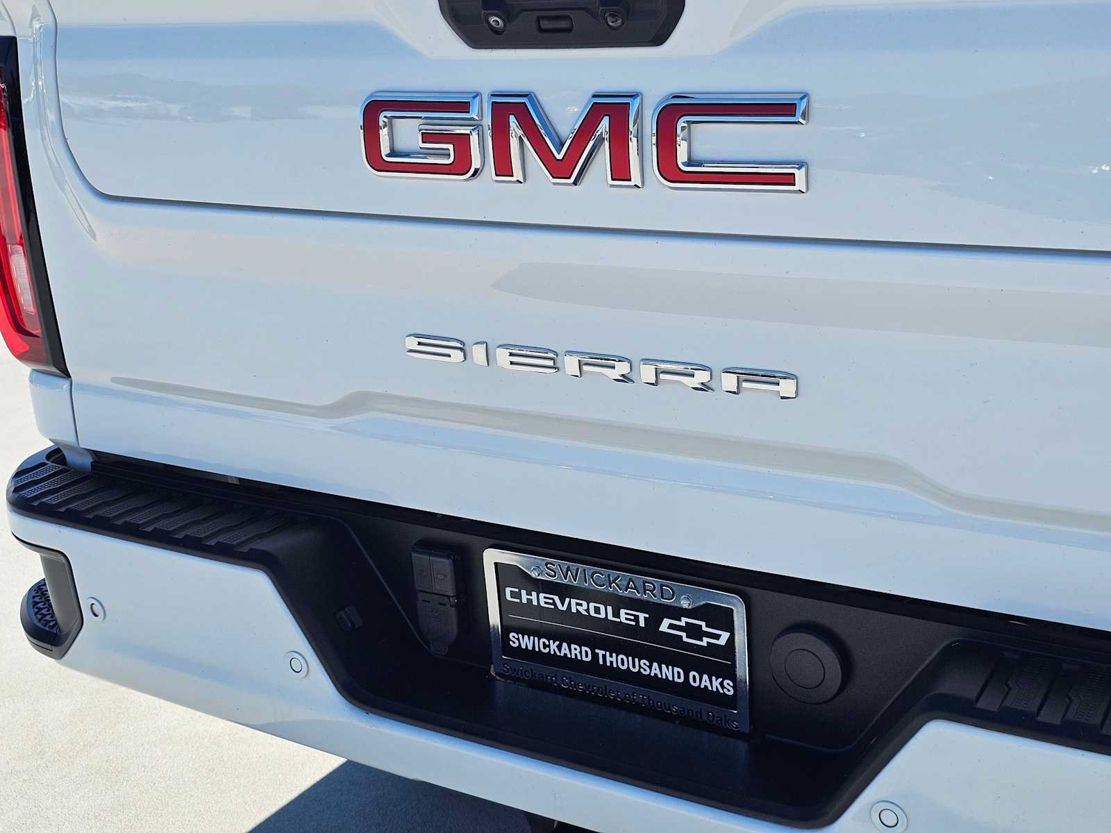 Used 2021 GMC Sierra 2500 AT4 w/ AT4 Preferred Package AWD/4WD image 13