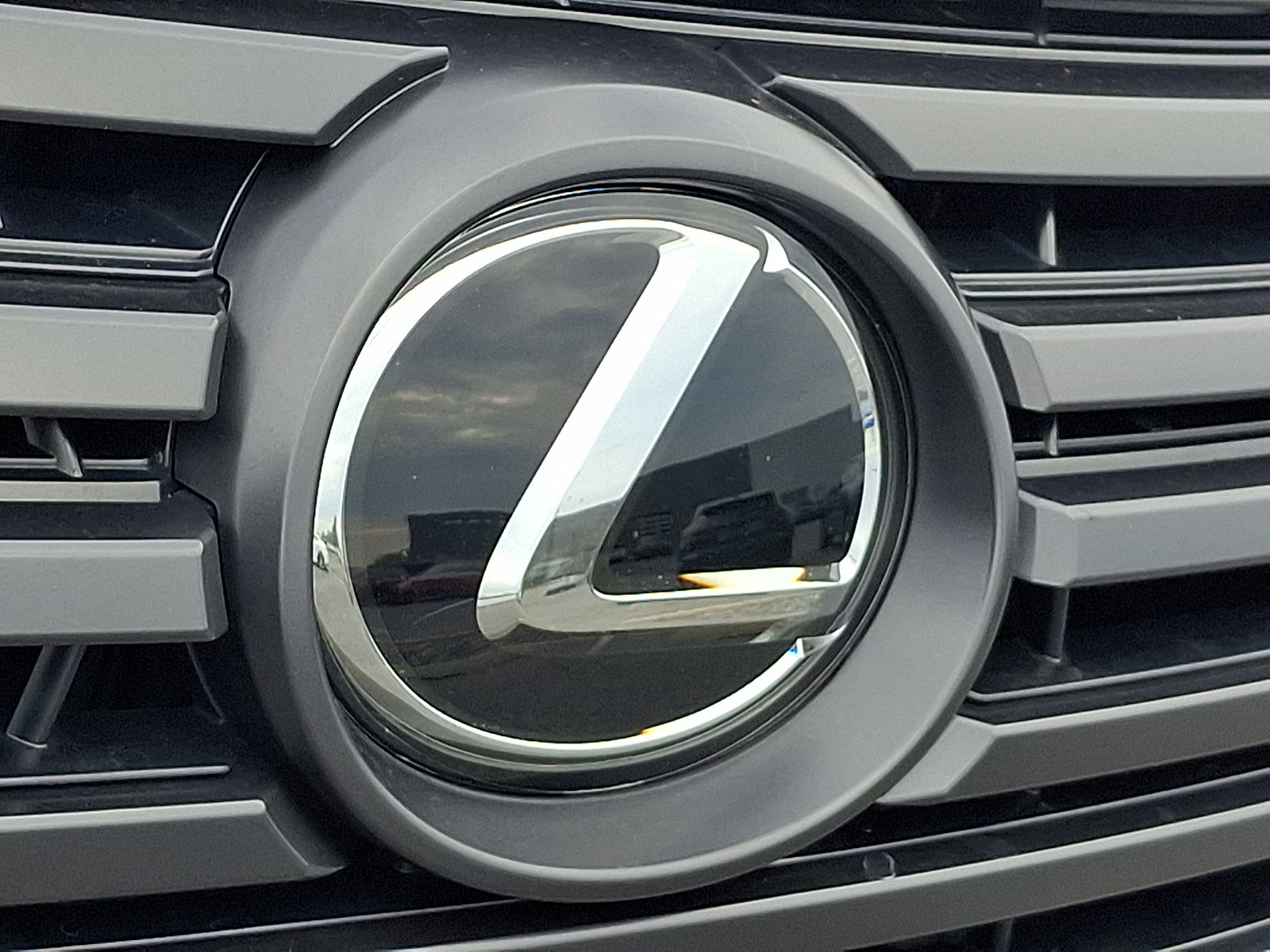 Used 2024 Lexus LX 600 4WD w/ Appearance Package image 33