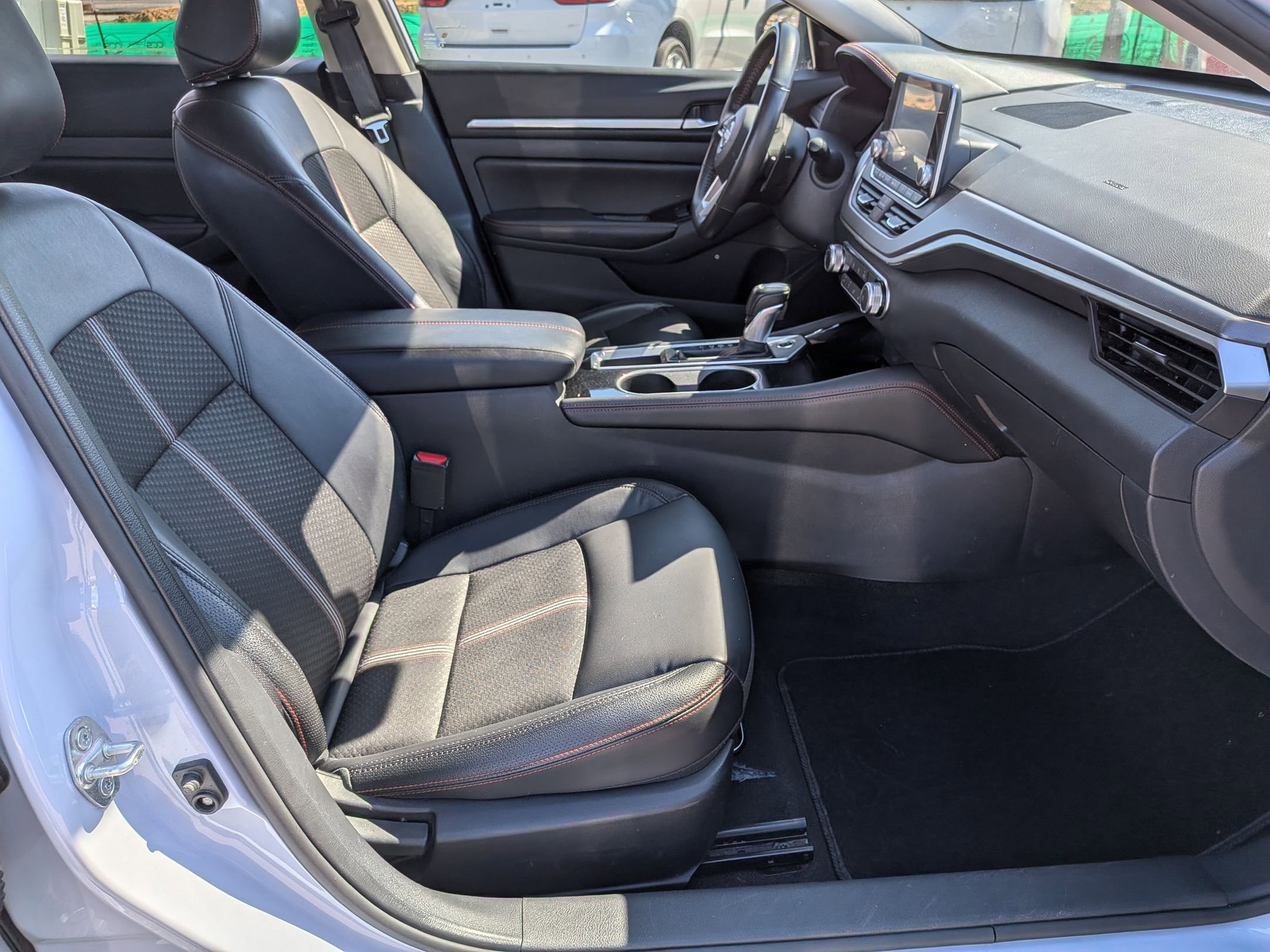 Used 2024 Nissan Altima 2.5 SR image 35