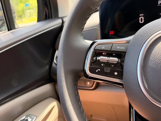 New 2026 Kia Carnival FWD image 19