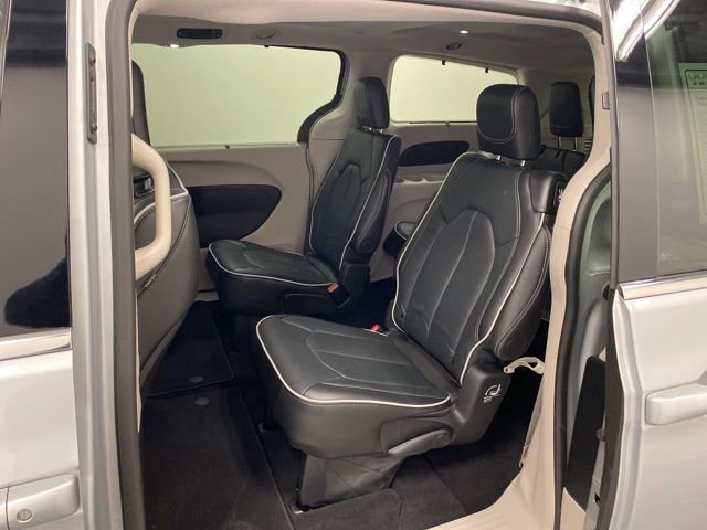 Used 2024 Chrysler Pacifica Limited image 22