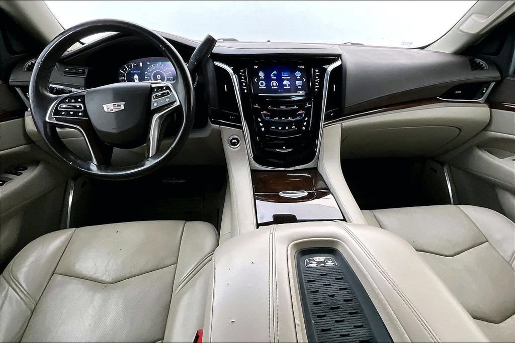 Used 2017 Cadillac Escalade Luxury AWD/4WD image 18