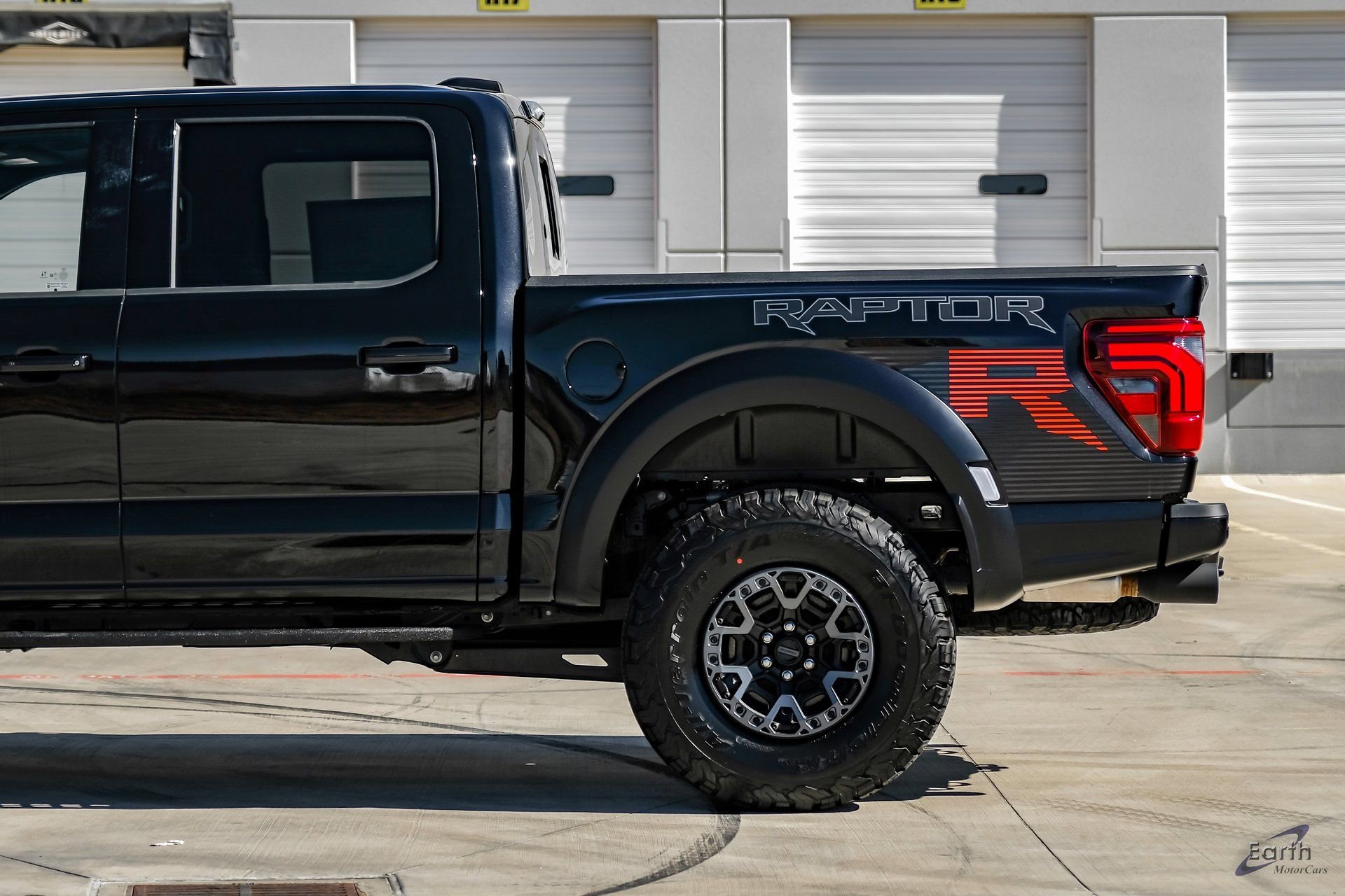 Used 2025 Ford F150 Raptor w/ Equipment Group 803A Raptor R AWD/4WD image 9