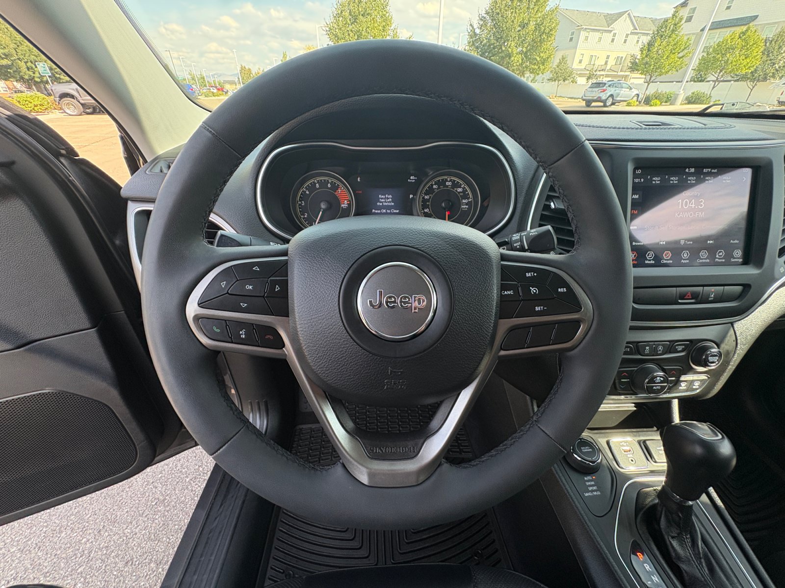 Used 2022 Jeep Cherokee Latitude Lux AWD/4WD image 9