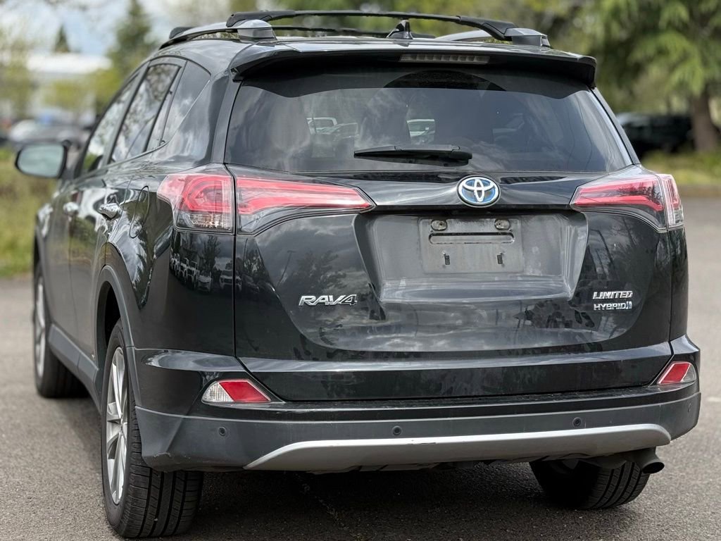 Used 2018 Toyota RAV4 Limited image 3
