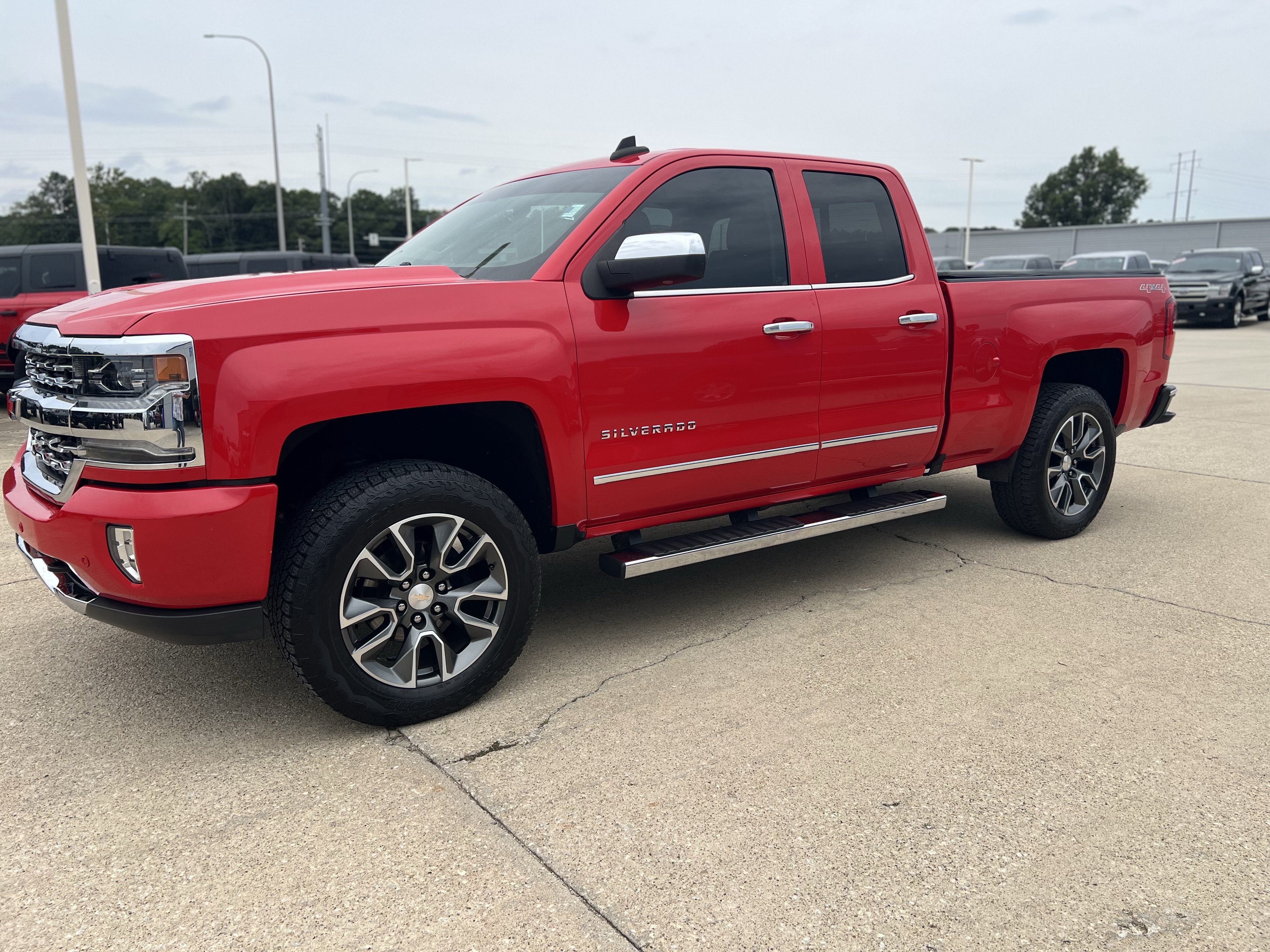 Used 2016 Chevrolet Silverado 1500 LTZ w/ LTZ Plus Package AWD/4WD image 28