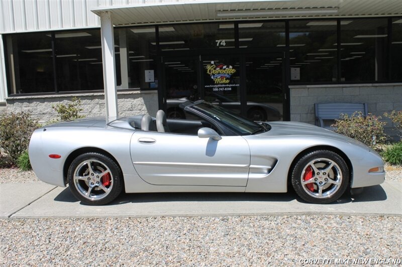 Used 2002 Chevrolet Corvette Coupe w/ Preferred Equipment Group2 RWD image 22