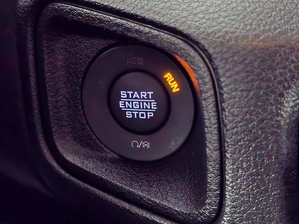 Used 2024 Jeep Wrangler Unlimited AWD/4WD image 44