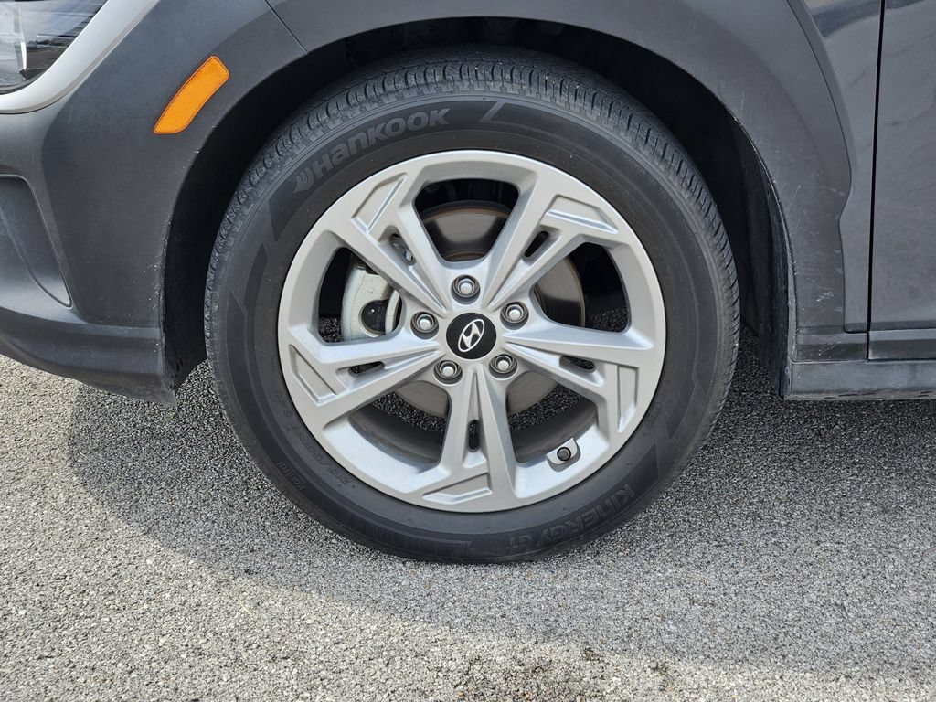 Used 2023 Hyundai Kona SEL FWD image 8