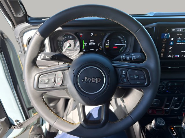 Used 2024 Jeep Wrangler Unlimited AWD/4WD image 10