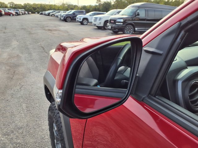 Used 2018 Toyota Tacoma TRD Off-Road AWD/4WD image 17
