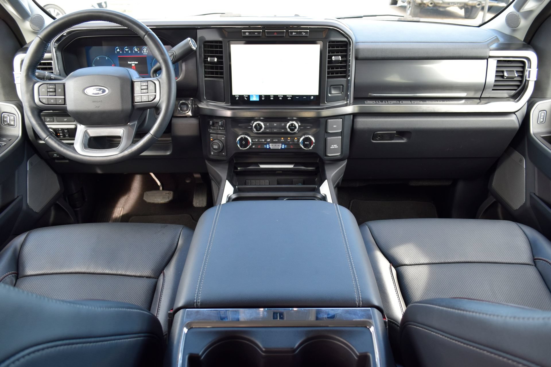 Used 2024 Ford F250 Lariat w/ Black Appearance Package AWD/4WD image 5