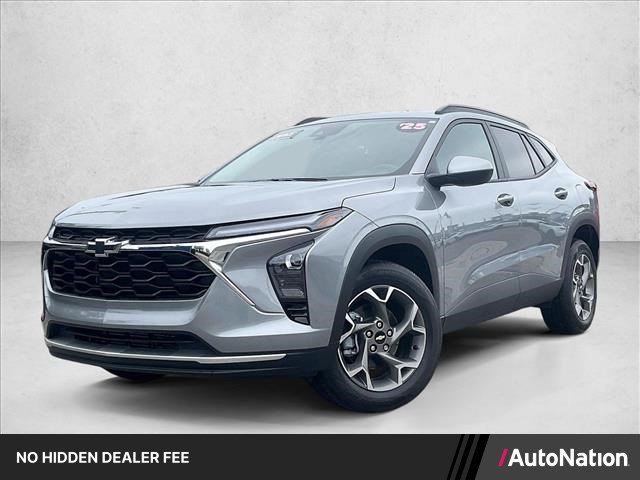 Certified 2025 Chevrolet Trax LT w/ LPO, Blackout Package