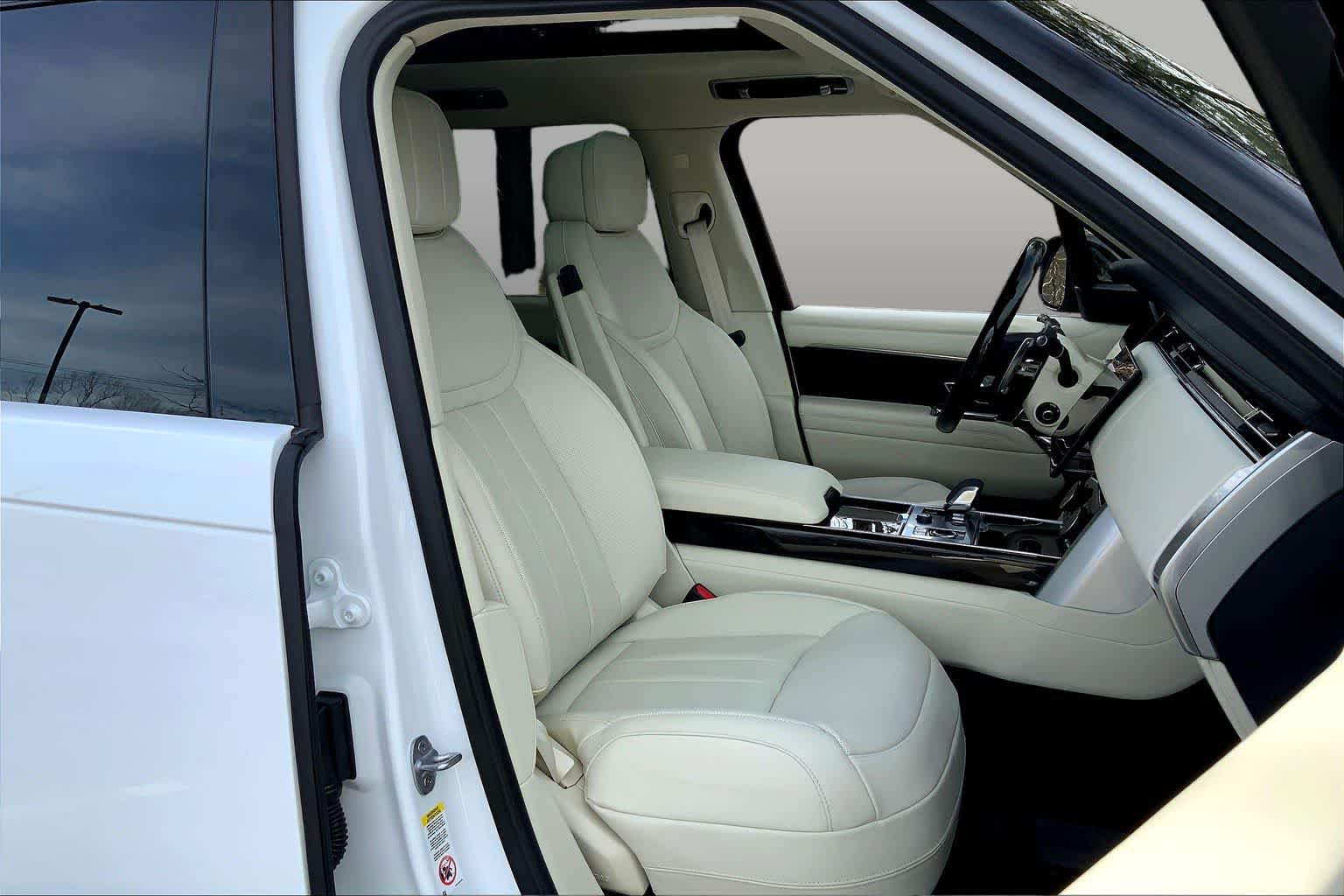 Used 2023 Land Rover Range Rover SE AWD/4WD image 8