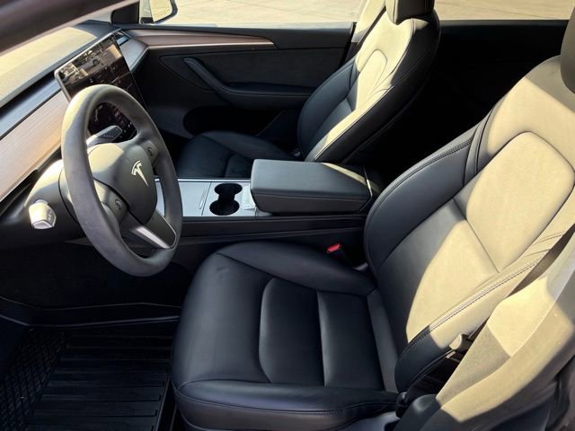 Used 2025 Tesla Model Y Long Range image 8
