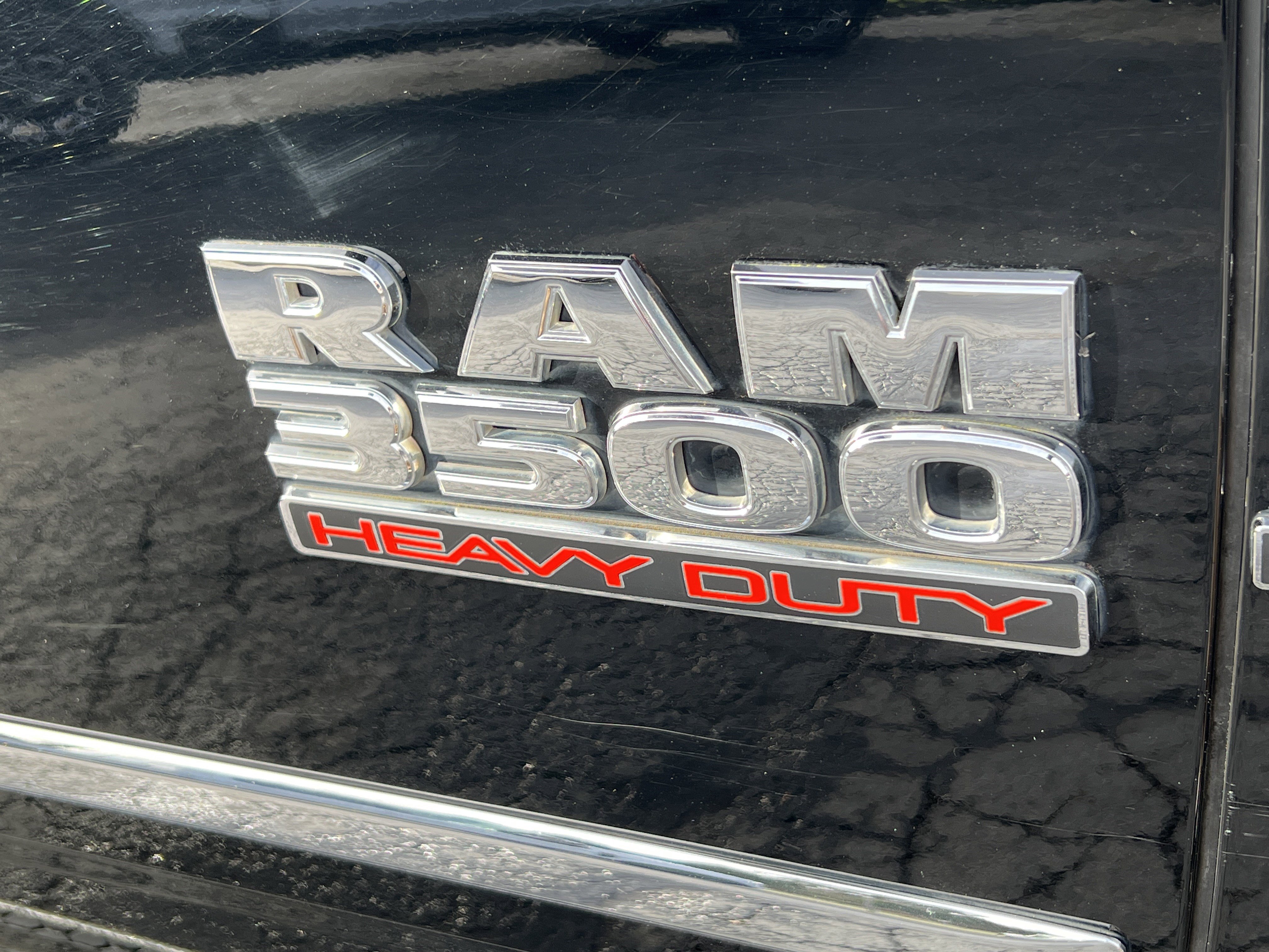 Used 2014 RAM 3500 Laramie Longhorn image 9