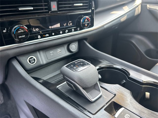 Certified 2022 Nissan Rogue SV w/ SV Premium Package image 18