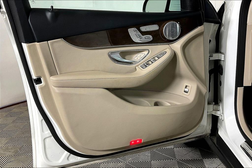 Used 2018 Mercedes-Benz GLC 300 4MATIC image 22