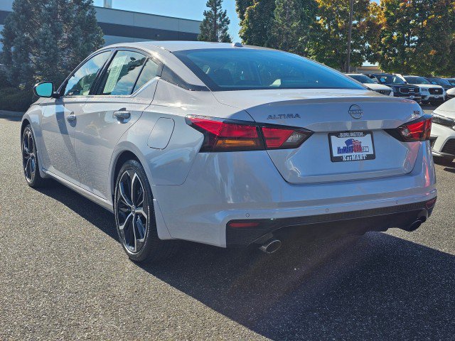 Used 2023 Nissan Altima 2.5 SR w/ SR Premium Package FWD image 5
