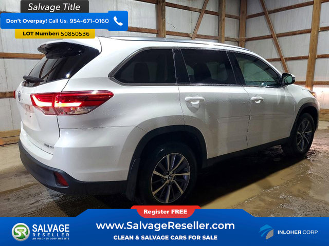 Used 2019 Toyota Highlander XLE AWD/4WD image 4
