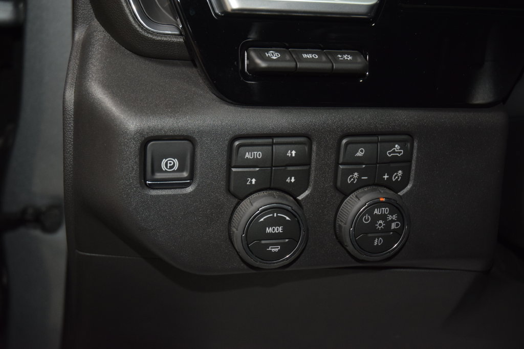 Used 2026 Chevrolet Silverado 1500 High Country w/ High Country Premium Package AWD/4WD image 36