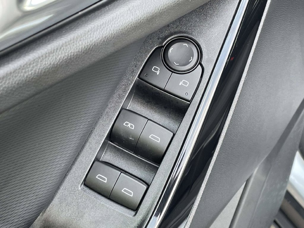 Used 2026 Chevrolet Equinox LT w/ Midnight Edition FWD image 24