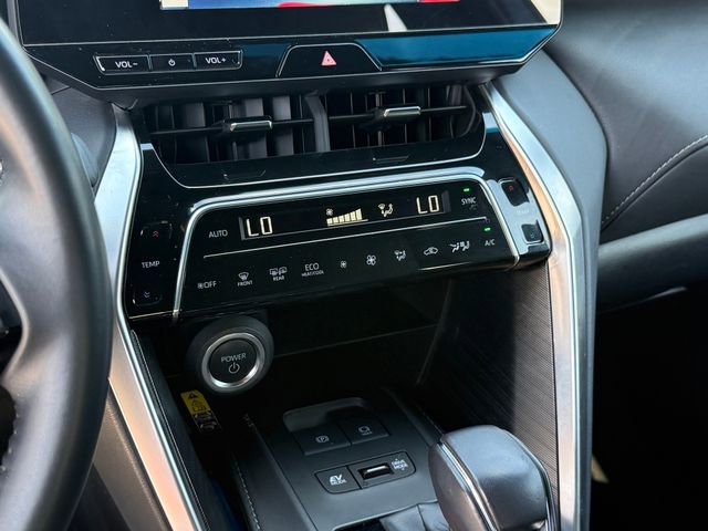 Used 2024 Toyota Venza XLE image 23