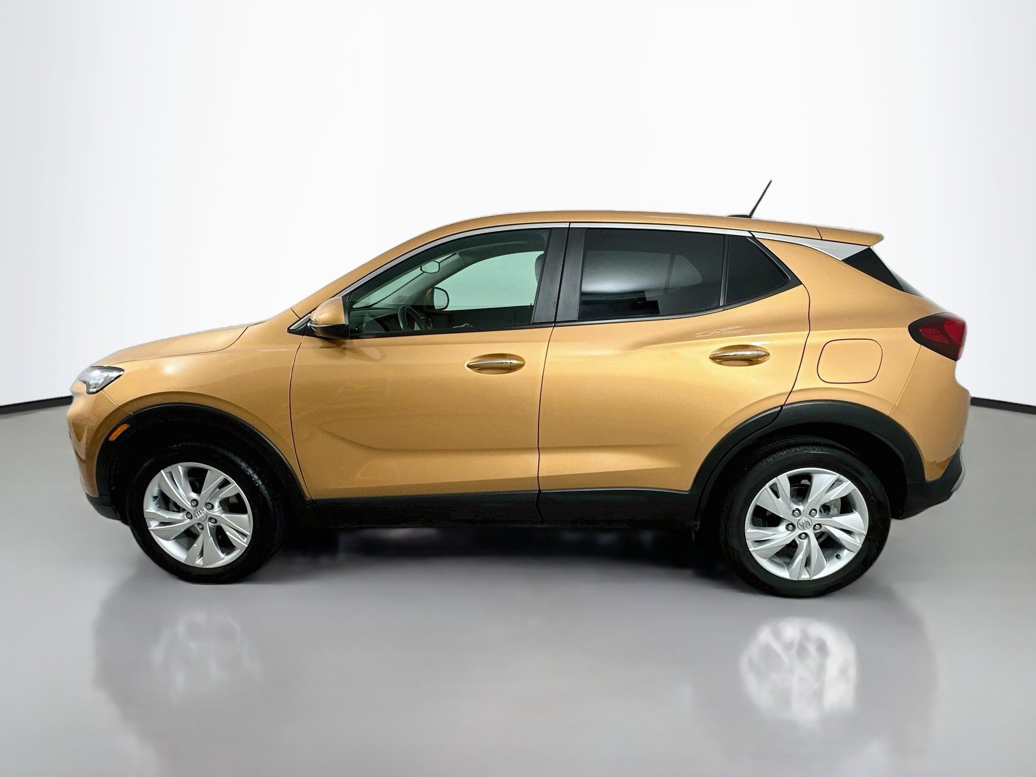Used 2024 Buick Encore GX Preferred w/ Comfort Package AWD/4WD image 4