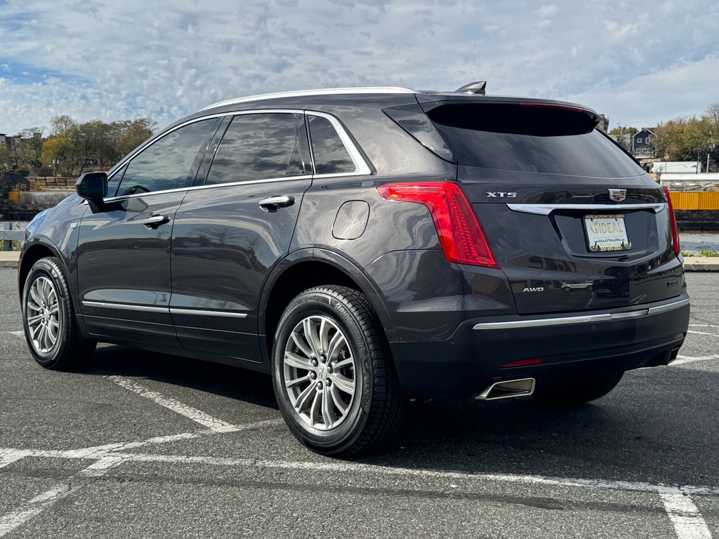 Used 2017 Cadillac XT5 Luxury w/ Driver Awareness Package image 4