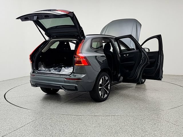 New 2026 Volvo XC60 T8 Plus w/ Protection Package Premier AWD/4WD image 11