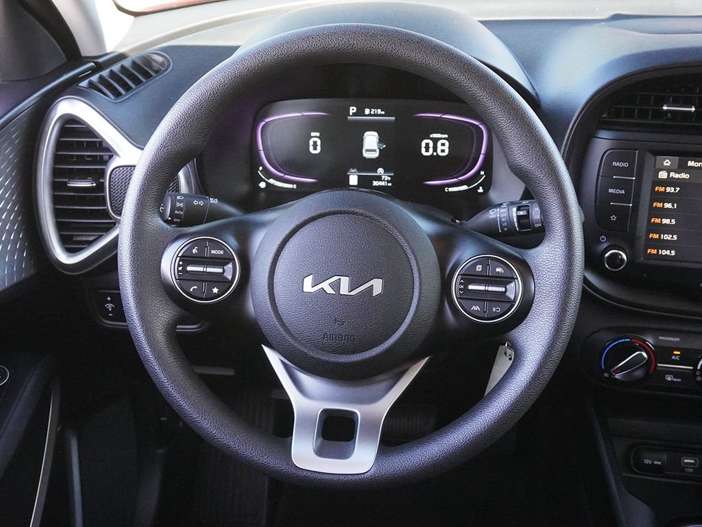 Used 2025 Kia Soul LX w/ LX Technology Package FWD image 38