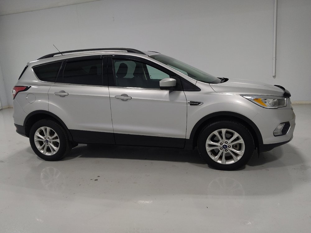 Used 2018 Ford Escape SE image 11