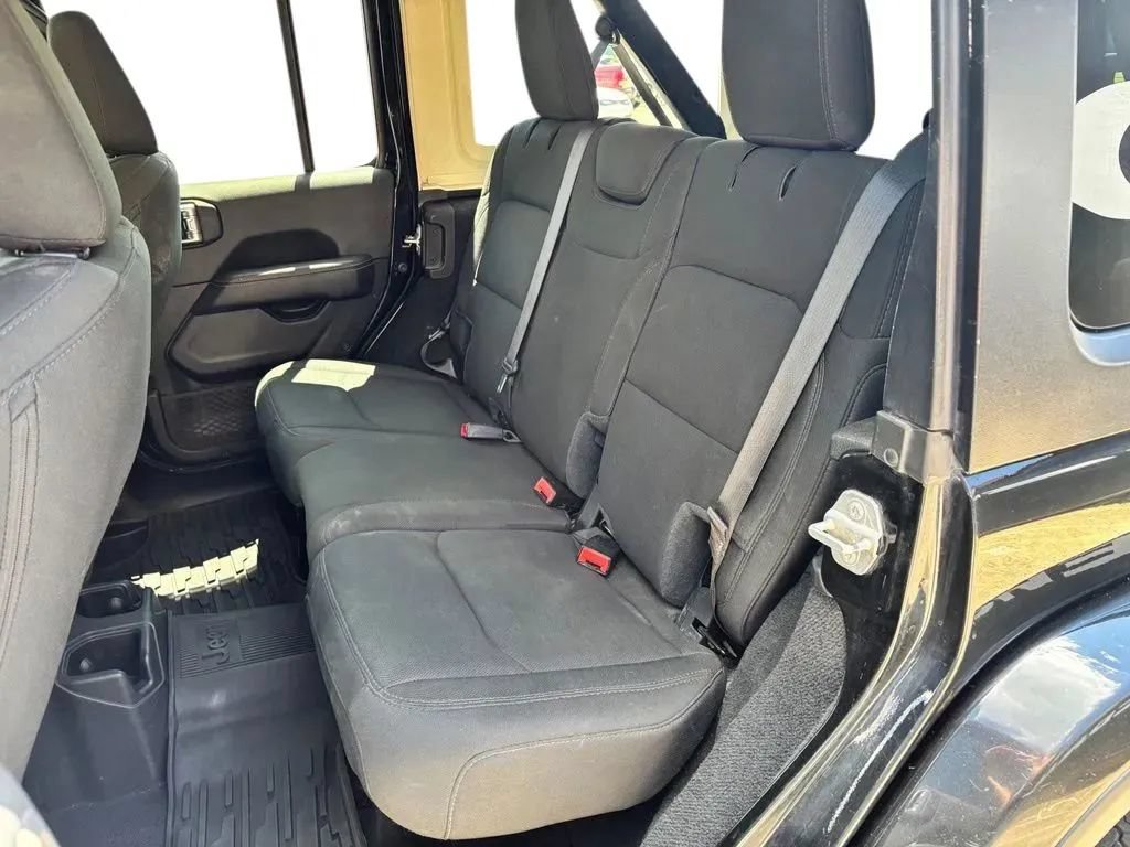 Used 2021 Jeep Wrangler Unlimited Sahara w/ Uconnect 4C Nav & Sound Group AWD/4WD image 24
