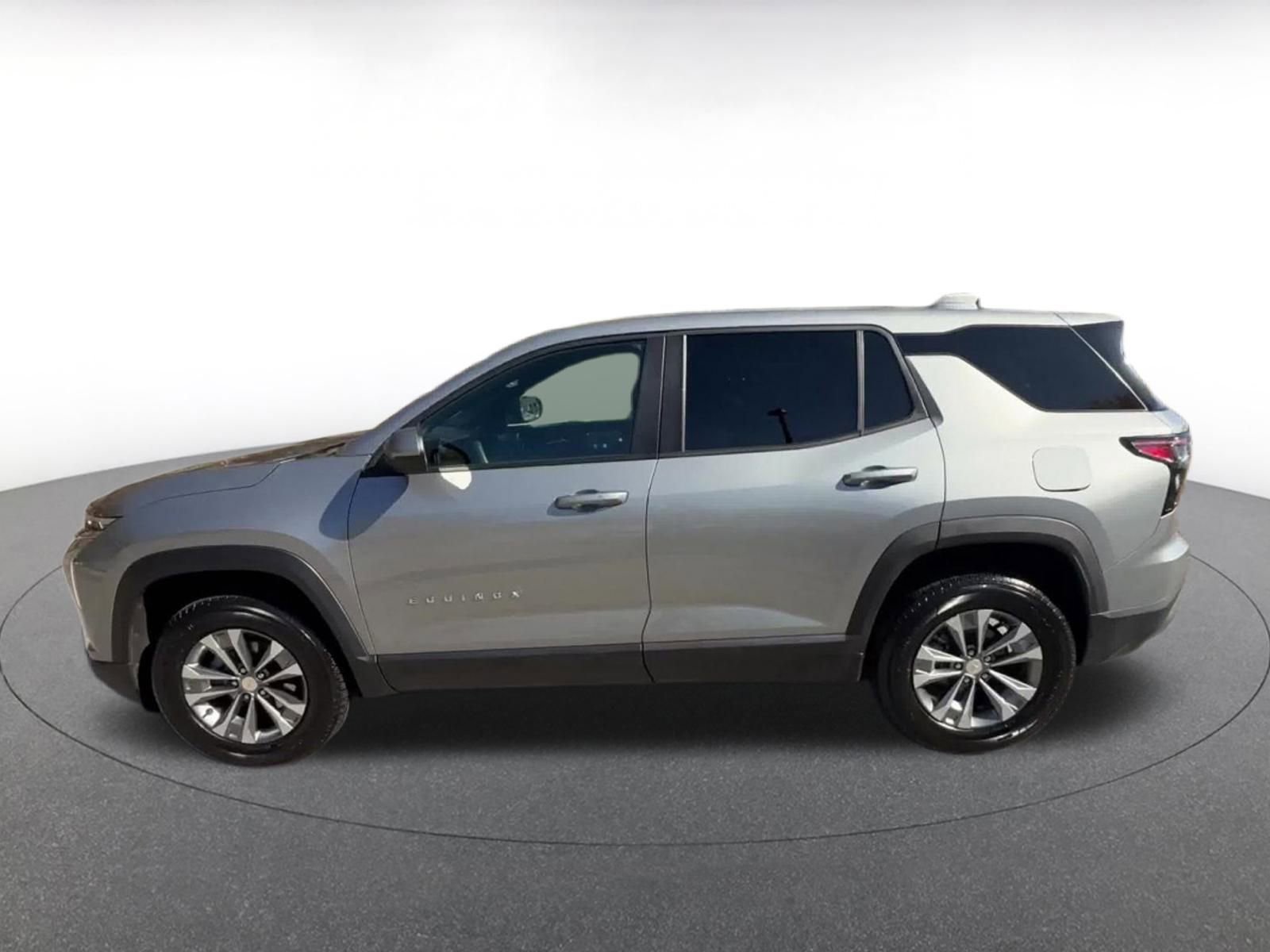 Used 2025 Chevrolet Equinox LT image 9