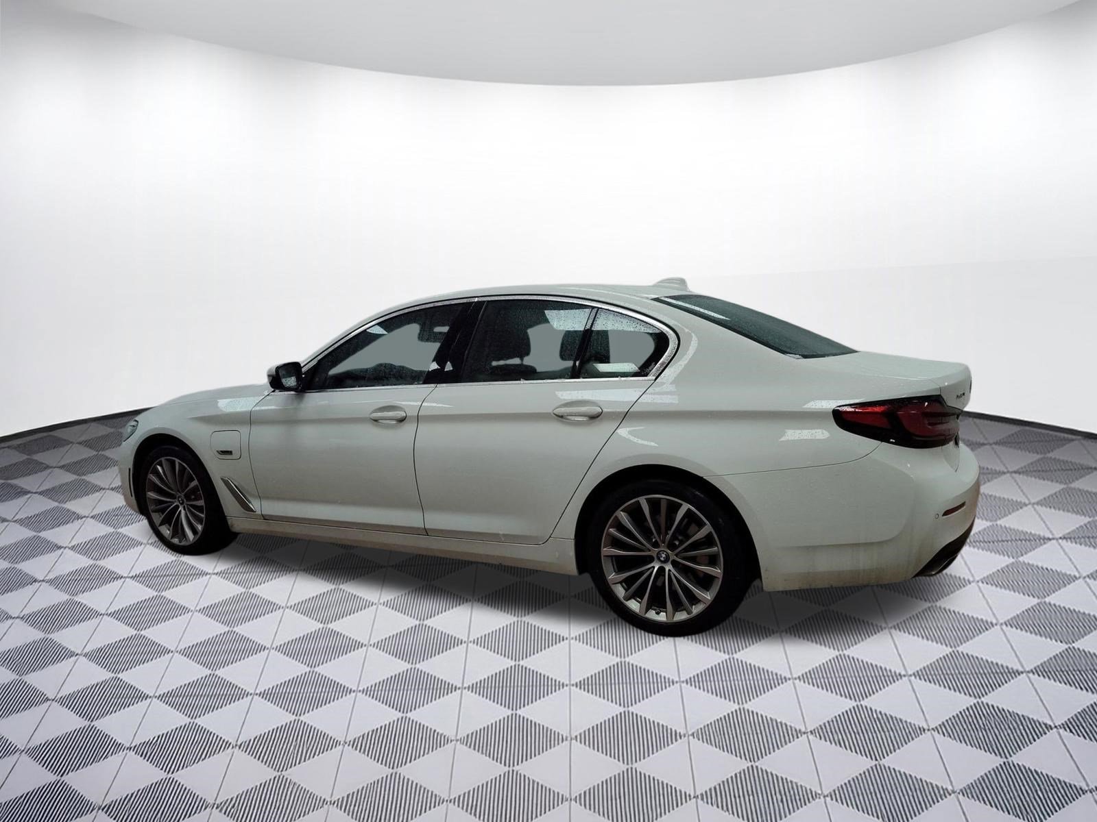 Used 2023 BMW 530e xDrive 530e xDrive w/ Premium Package image 3