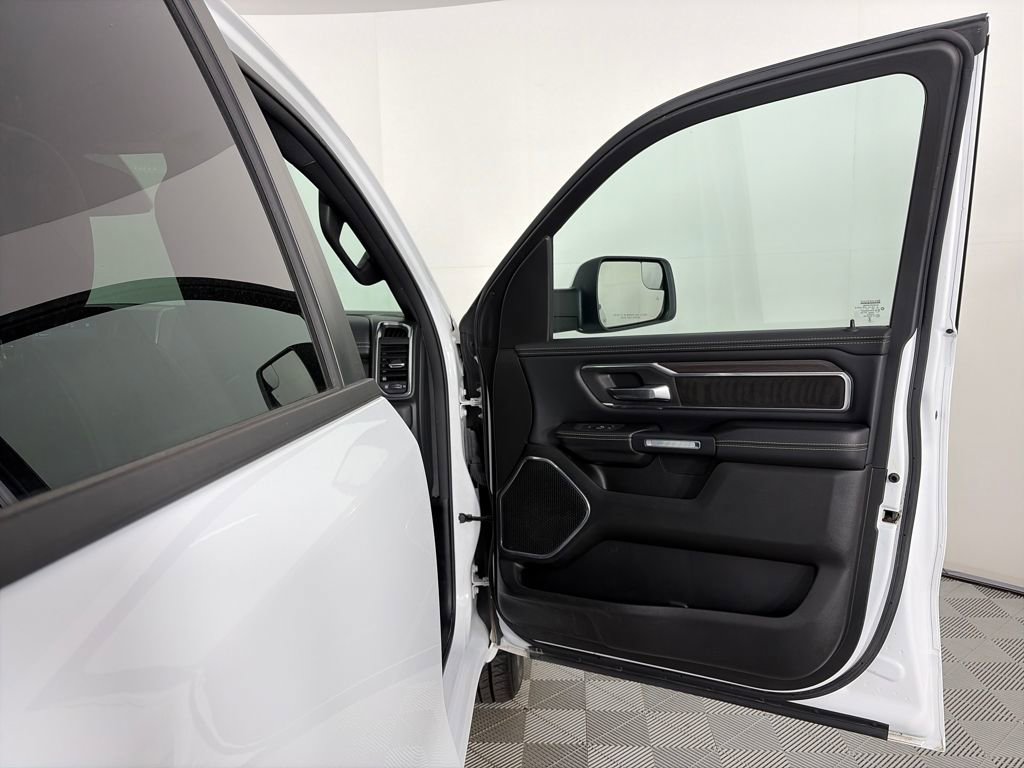 Used 2025 RAM 1500 Laramie image 32
