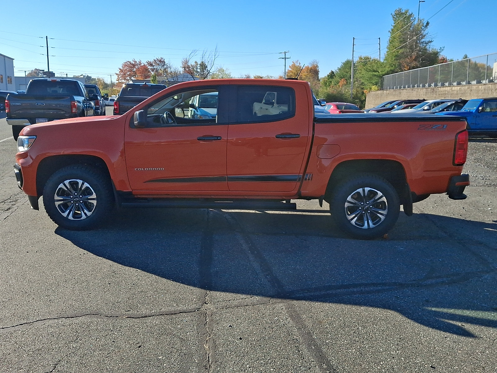 Used 2021 Chevrolet Colorado Z71 w/ Safety Package AWD/4WD image 4