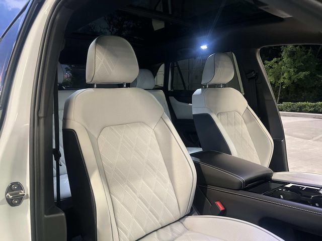 New 2026 Volkswagen Atlas Cross Sport SEL Premium R-Line image 24