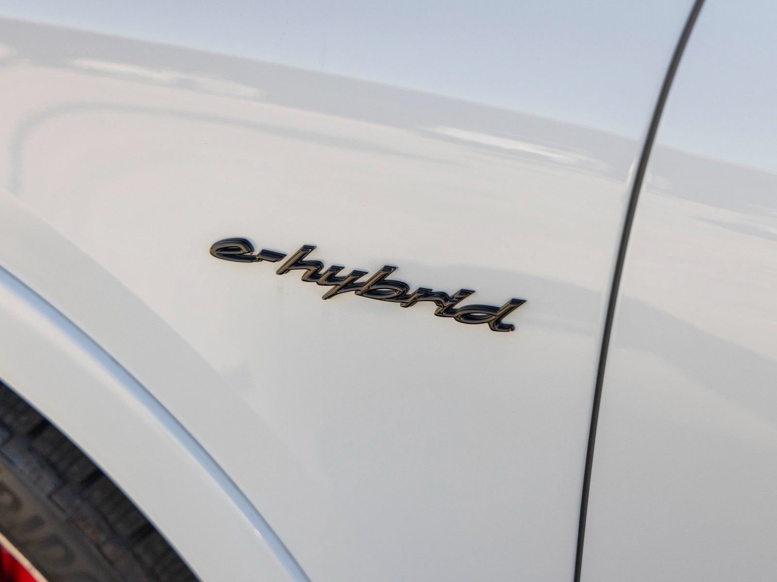 New 2025 Porsche Cayenne Turbo AWD/4WD image 18