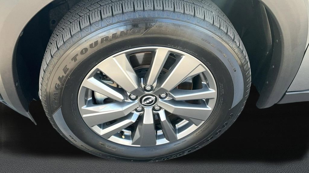 Used 2024 Nissan Pathfinder SV image 10