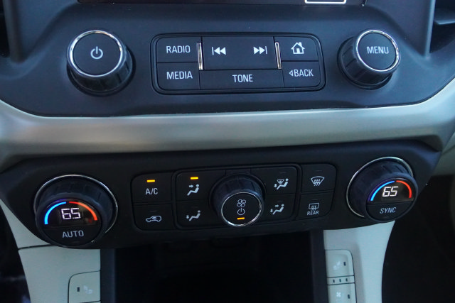 Used 2017 GMC Acadia Denali w/ Technology Package FWD image 17