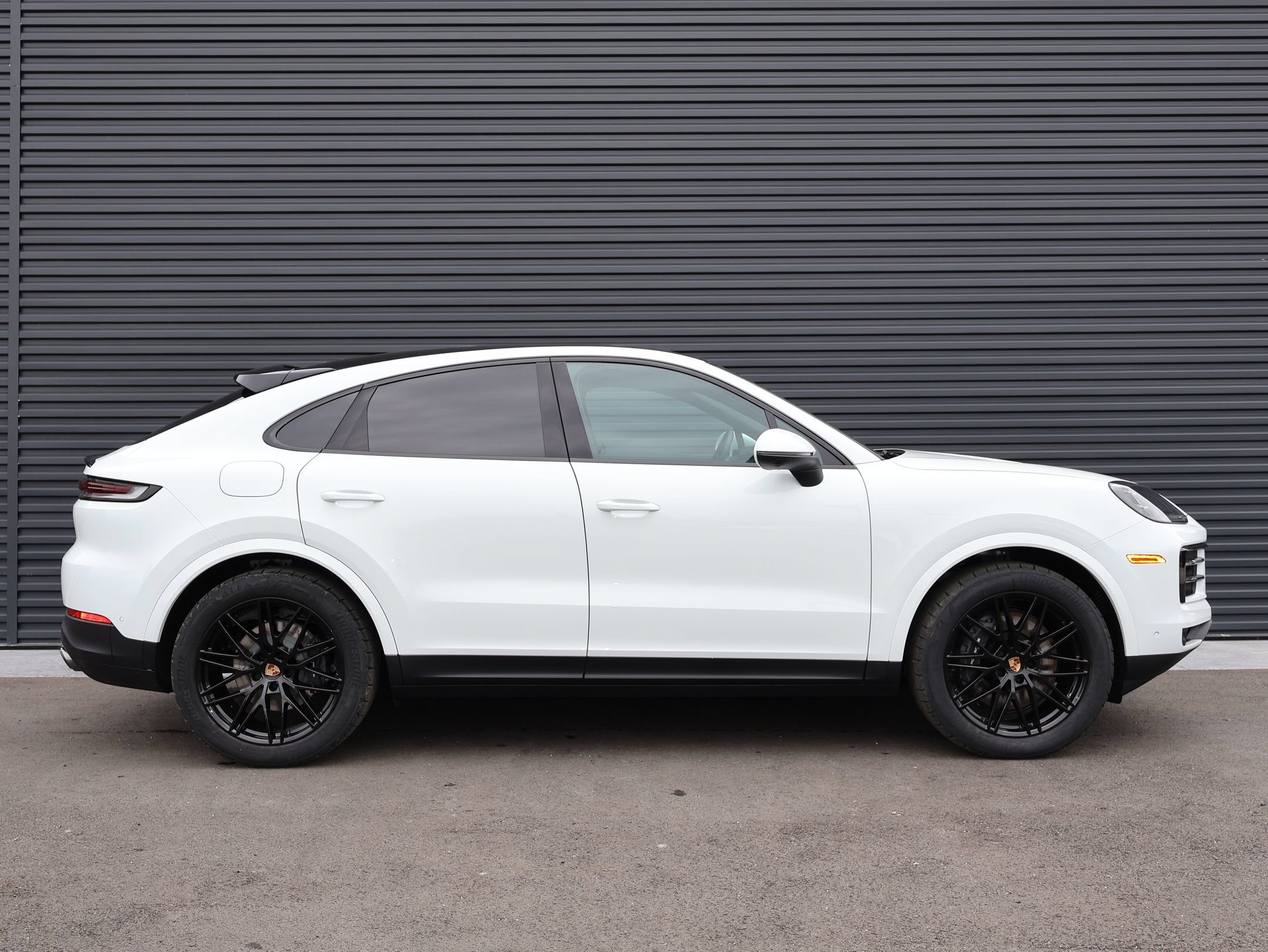 New 2026 Porsche Cayenne Coupe AWD/4WD image 8