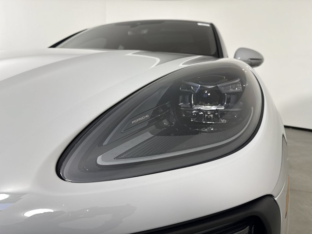 Certified 2024 Porsche Macan GTS AWD/4WD image 11