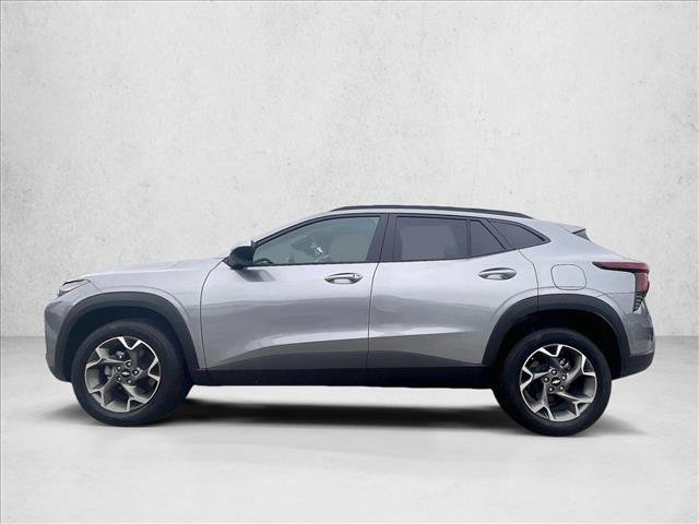 Certified 2025 Chevrolet Trax LT w/ LPO, Blackout Package FWD image 6