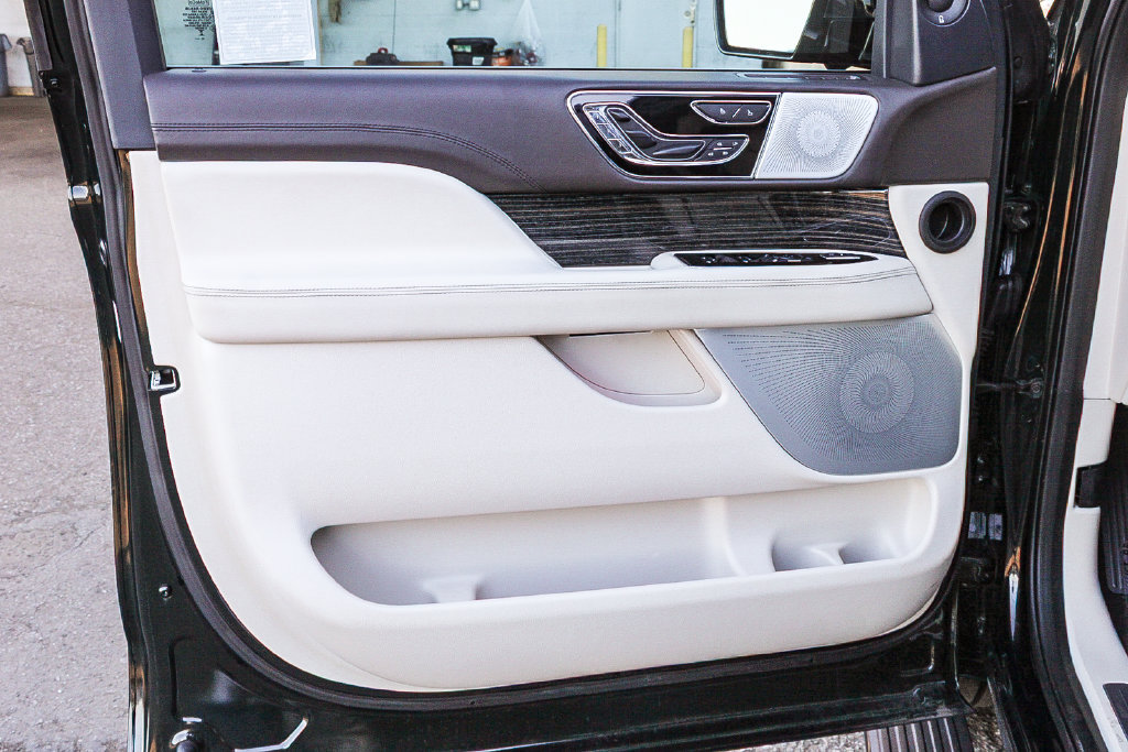 Used 2024 Lincoln Navigator Black Label AWD/4WD image 25