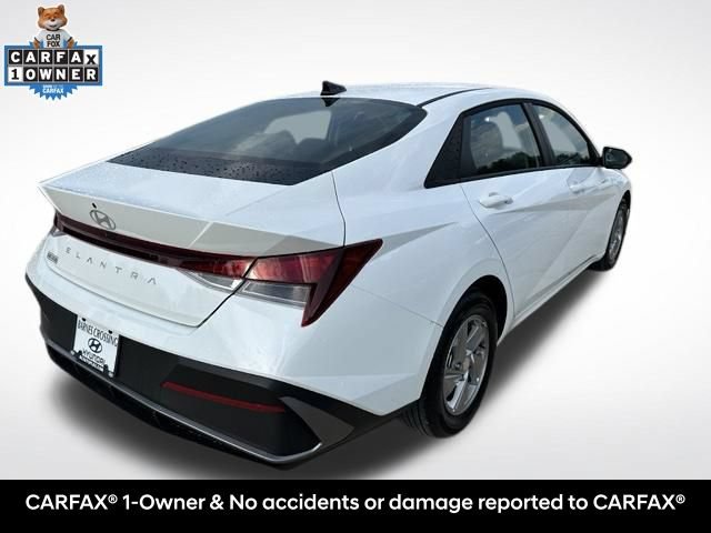 Used 2026 Hyundai Elantra SE FWD image 2